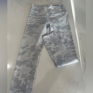 Lululemon wunder under white/gray camo leggings